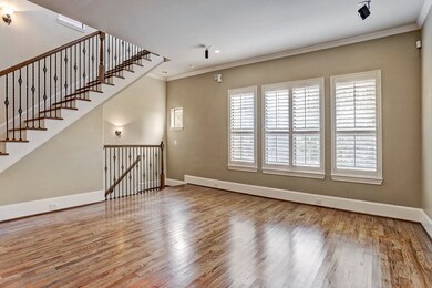 115 W 10th St, Houston, TX 77008 - photo 3