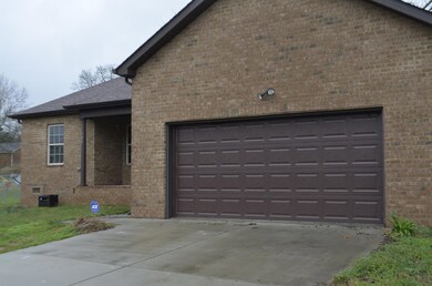 104 Garden Dr, Shelbyville, TN 37160 - photo 2