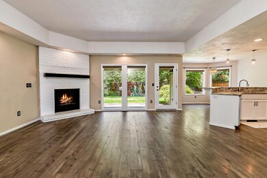 2443 Greenridge Dr, Medford, OR 97504 - photo 5