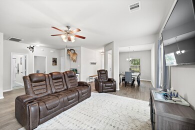 1027 Cash St, Alvin, TX 77511 - photo 7