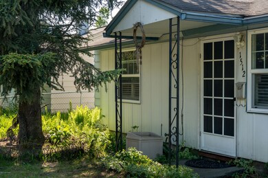10_Entrance