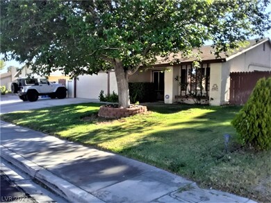 5606 Oxbow St, Las Vegas, NV 89119 - photo 2