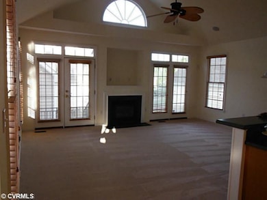 Den/Family/Great Room - Huge vaulted Great room wi