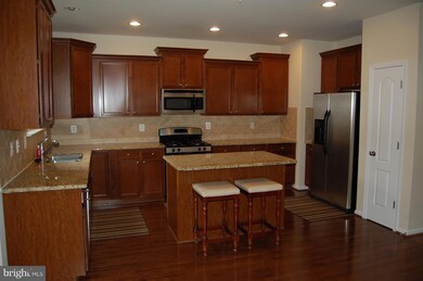 7358 Mockingbird Cir, Glen Burnie, MD 21060 - photo 6