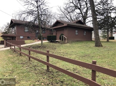 2522 Highway F 48 W, Newton, IA 50208 - photo 2