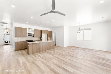 5 Kitchen & Dining Room