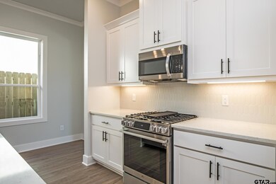 7027 Hillside Ave, Tyler, TX 75707 - photo 5