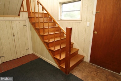 429 Shore Dr, Colonial Beach, VA 22443 - photo 4