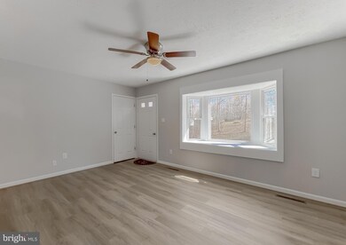 36950 W Lakeland Dr, Mechanicsville, MD 20659 - photo 4