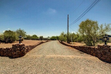 Rolling stone walls