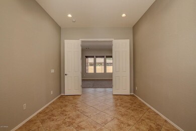 1046 E Phelps St (7)