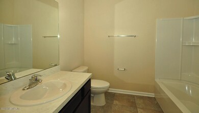 101Paloma_Bath2