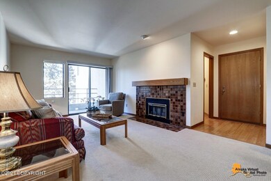 Very Spacious Livingroom!