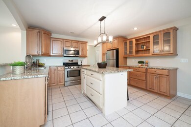 3745_Glengarry_Ave_16