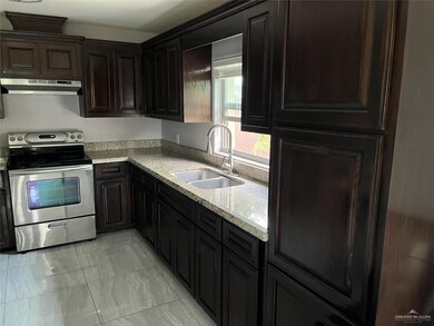 916 W 2nd St, Weslaco, TX 78596 - photo 2