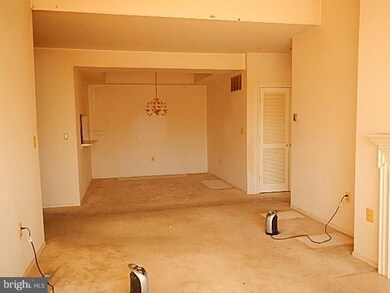 9411 Groffs Mill Dr unit 9411, Owings Mills, MD 21117 - photo 7