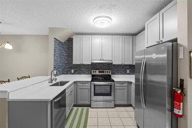 6333 Osprey Lake Cir, Riverview, FL 33578 - photo 7