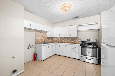 1603 27th St unit A, Lubbock, TX 79411 - photo 5