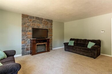 7331 Lehigh Cir, Slatington, PA 18080 - photo 2