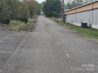 2296 Magnolia Place unit 8, Morganton, NC 28655 - photo 7