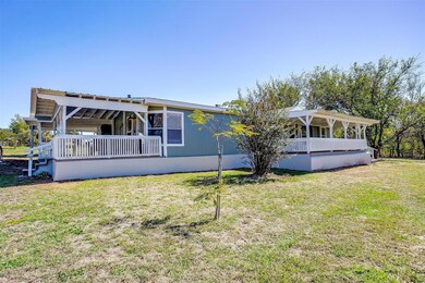 4324 Smiling Hills Ct, Cleburne, TX 76031 - photo 2