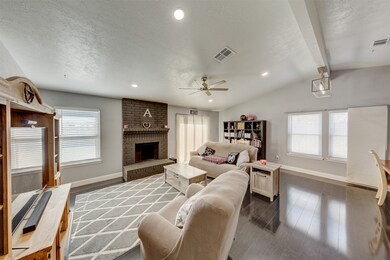 3003 Wood Fox Dr, Alvin, TX 77511 - photo 4