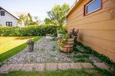 711 2nd Ave SE, Jamestown, ND 58401 - photo 3