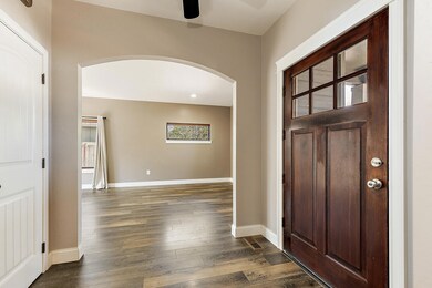 1217 Crown Ave, Central Point, OR 97502 - photo 5