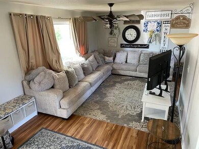 2311 18th St, Bettendorf, IA 52722 - photo 5