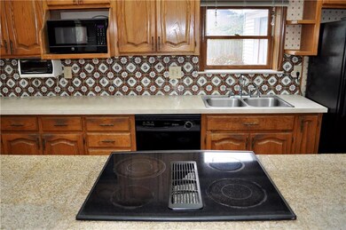 6424 Bluejacket St, Shawnee, KS 66203 - photo 5