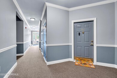 211 Mill Pond Way unit 25, Eatontown, NJ 07724 - photo 4