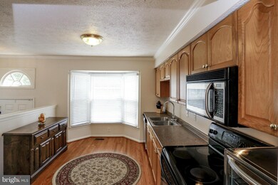 13428 Elevation Ln, Herndon, VA 20171 - photo 4