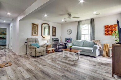 228 Huron St, Cleburne, TX 76031 - photo 3