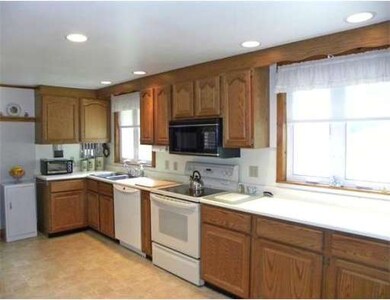 57 Maple St, Shelburne Falls, MA 01370 - photo 2