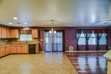 KITCHEN/FAMILY ROOM