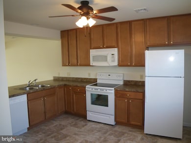 463 Lantern Ln, Chambersburg, PA 17201 - photo 2