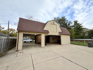 624 South St, Elgin, IL 60123 - photo 5