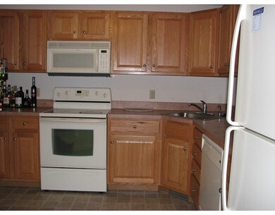 21 Caspian Way unit 21, Fitchburg, MA 01420 - photo 2