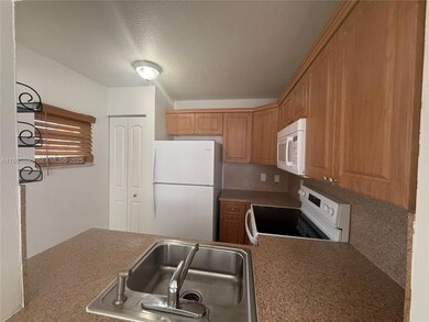 6515 W 27th Ct unit 4922, Hialeah, FL 33016 - photo 5