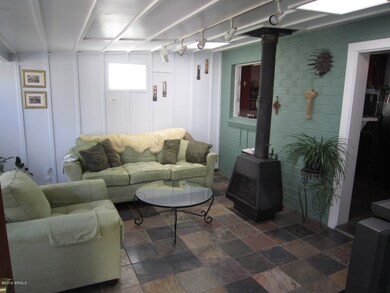 Family Rm  IMG_0385