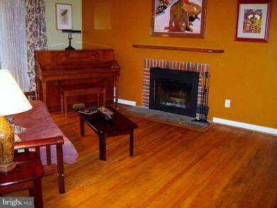 6705 Glenkirk Rd, Baltimore, MD 21239 - photo 4