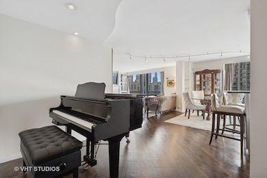 The Elm at Clark unit 3301-10, Chicago, IL 60610 - photo 3