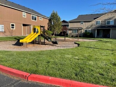 1909 SW Canyon Dr, Redmond, OR 97756 - photo 6