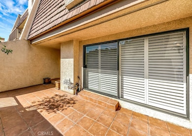 18409 Collins St unit D, Tarzana, CA 91356 - photo 4