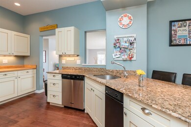 156 Holly Ln, Portsmouth, NH 03801 - photo 3