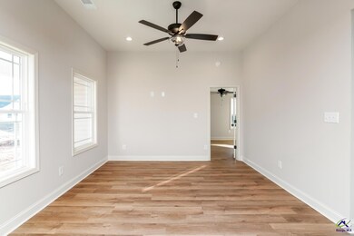 132 Red Tail Cir, Powersville, GA 31008 - photo 7