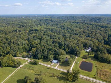 6520 N Clay Ln, Bloomfield, IN 47424 - photo 4