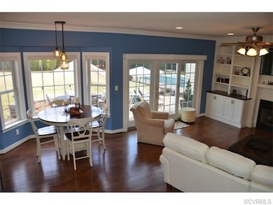 Open floor plan!