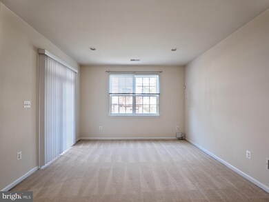 12564 Royal Wolf Place, Fairfax, VA 22030 - photo 5