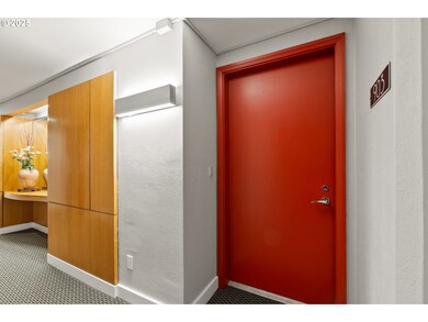 2211 SW Park Place unit 903, Portland, OR 97205 - photo 6